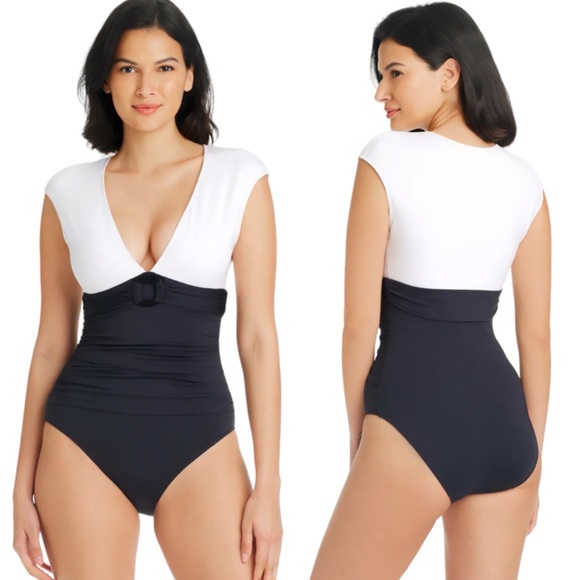Bleu Rod Beattie Other - NEW Bleu Rod Beattie Graphic Measures One Piece Cap Sleeve Swimsuit Size 8